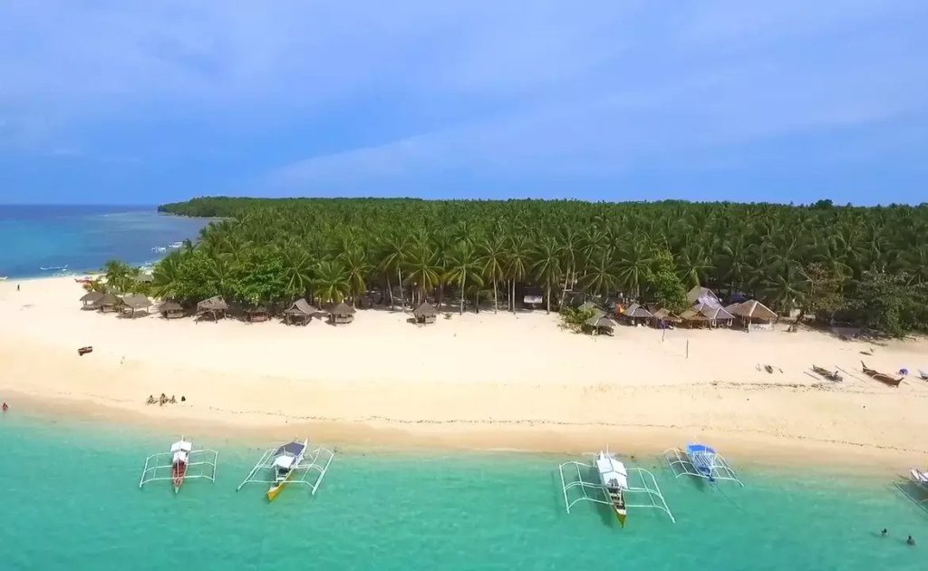 Siargao Travel Guide: Naked Island, Daku Island & Guyam 